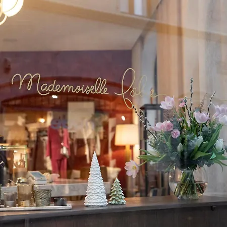 Petit Confidentiel Hotel