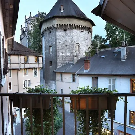 Petit Confidentiel Otel