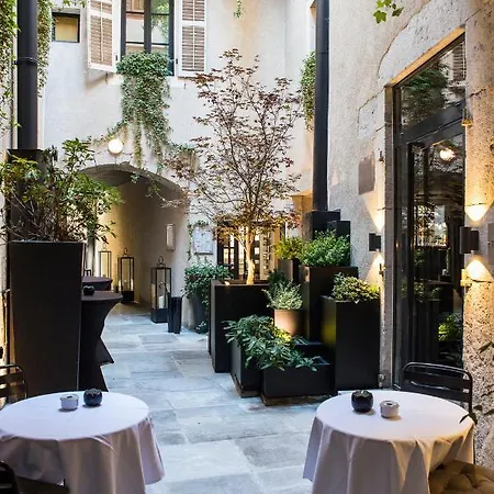 Petit Confidentiel Hotel