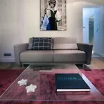Petit Confidentiel Otel