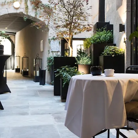Petit Confidentiel 5* Chambery