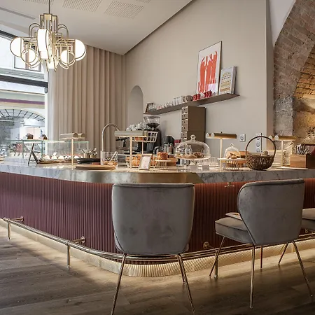 Petit Confidentiel Hotel