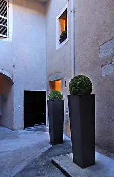 Petit Confidentiel Hotel 5*