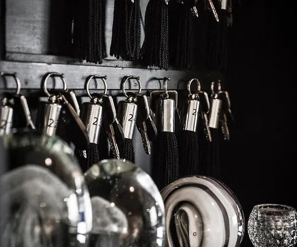 Petit Confidentiel 5*