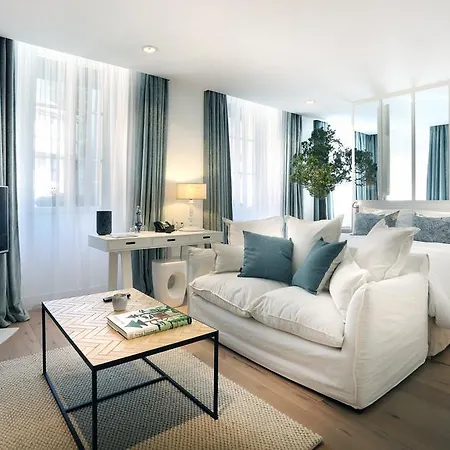 Petit Confidentiel Hotel 5*